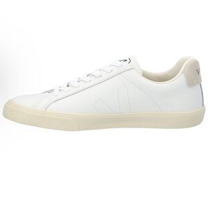 Brand New IN BOX Veja Esplar Leather Sneaker - Women’s Size 9